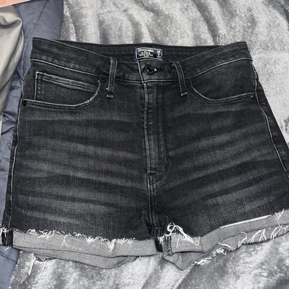 Abercrombie & Fitch Pants - Abercrombie High-Rise Shorts